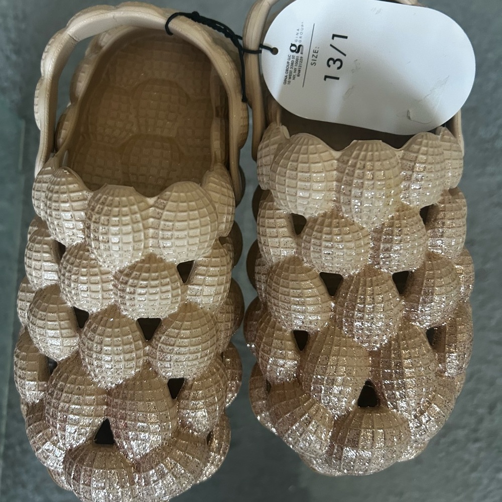 Kids Tan Sandals, bubbles slides, clogs for little girls, outdoor and indoor.